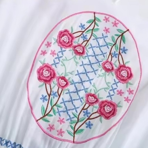 Elegant Reversible Floral Embroidered Long Sleeve Dress - Picture 16 of 16